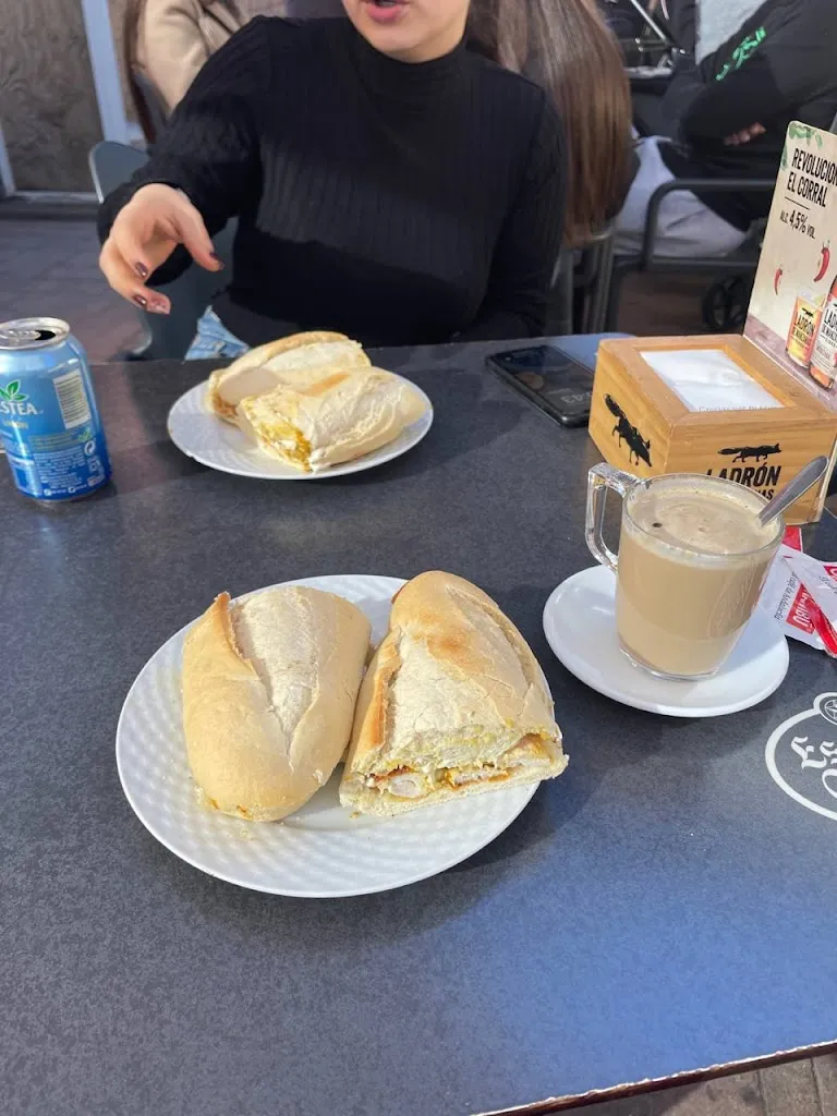 Menu_Bar Francis_Línea de la Concepción La_image_6