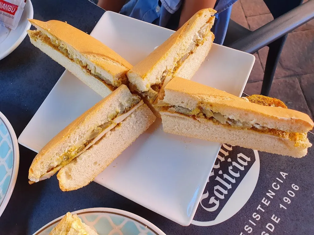 Bar Francis_Línea de la Concepción La_slider_image_2