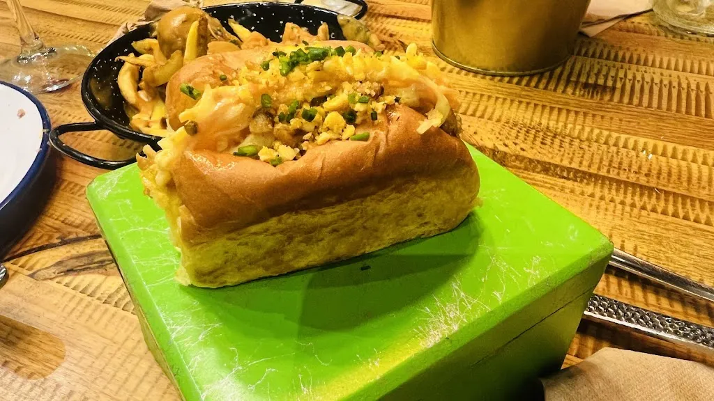 X King_El Santuario by Bitácora_Línea de la Concepción La_review