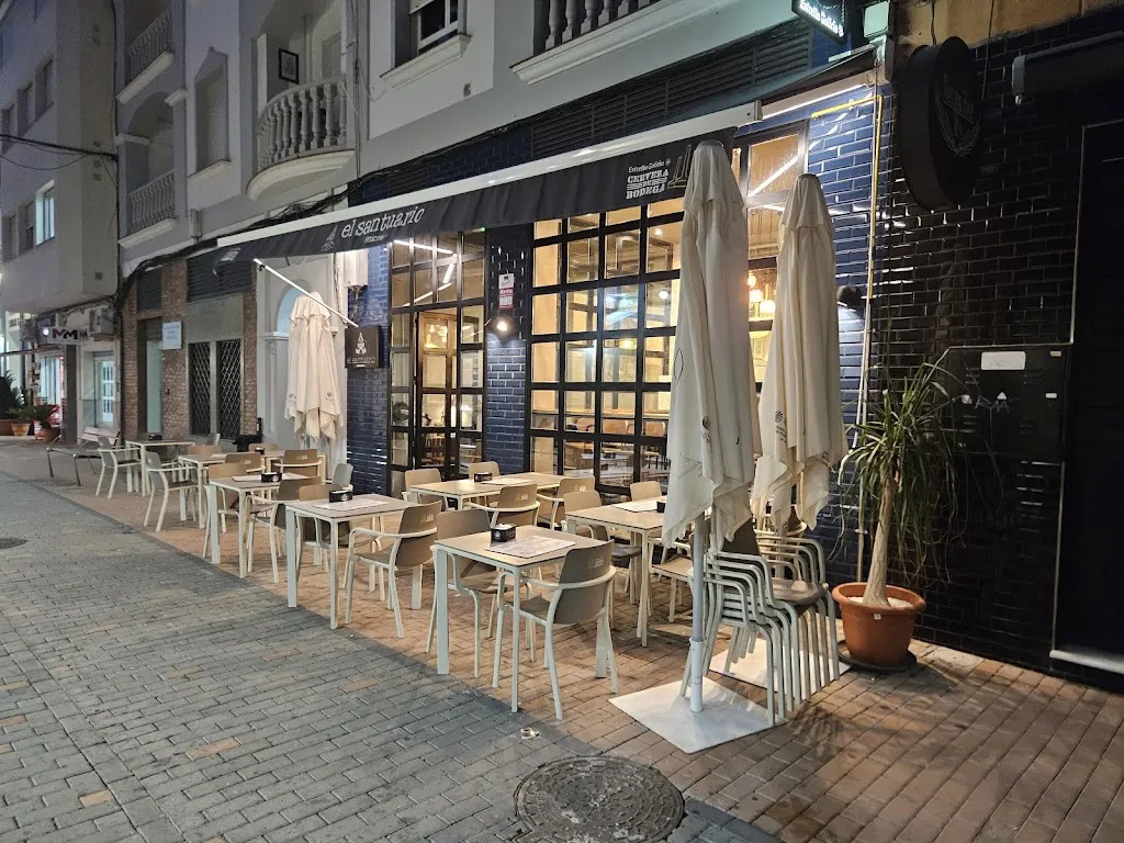 Laimonas Guiga_El Santuario by Bitácora_Línea de la Concepción La_review