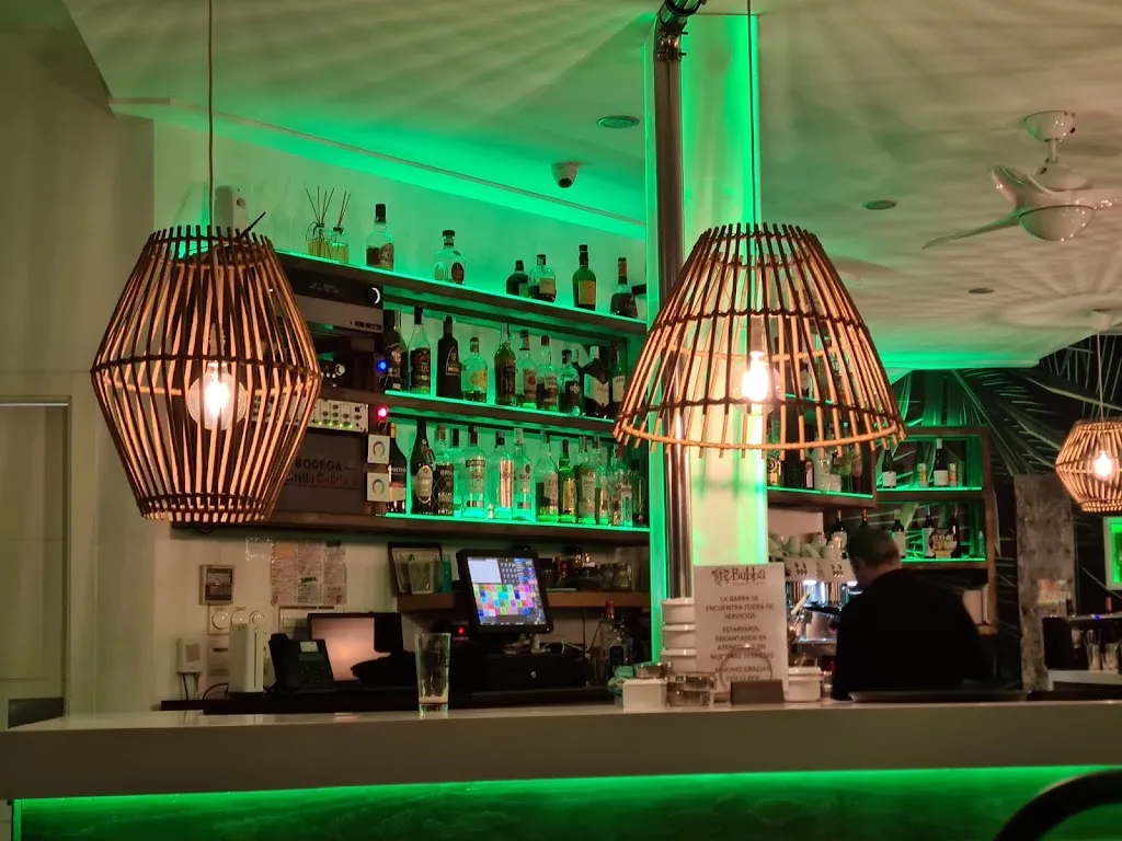 Laimonas Guiga_Bubba Restaurante Lounge Bar_Línea de la Concepción La_review