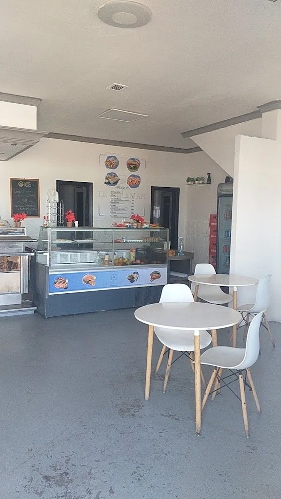 Restaurante bar le miramar restaurant in Línea de la Concepción La