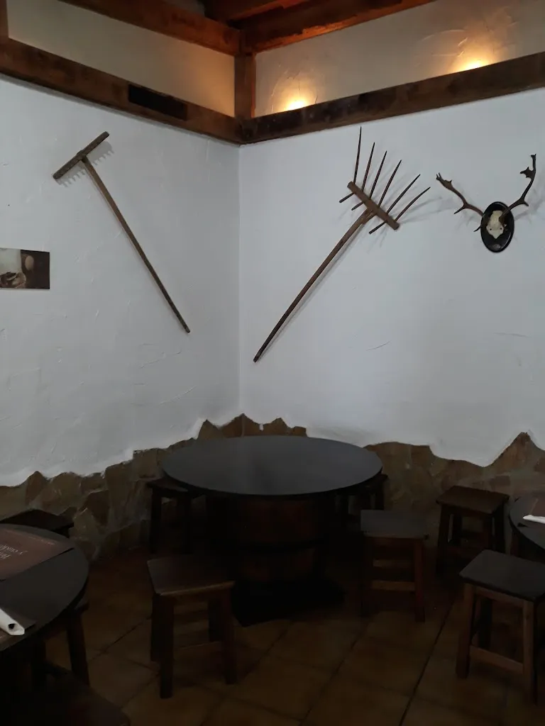 Mesón La Bota_Línea de la Concepción La_slider_image_3