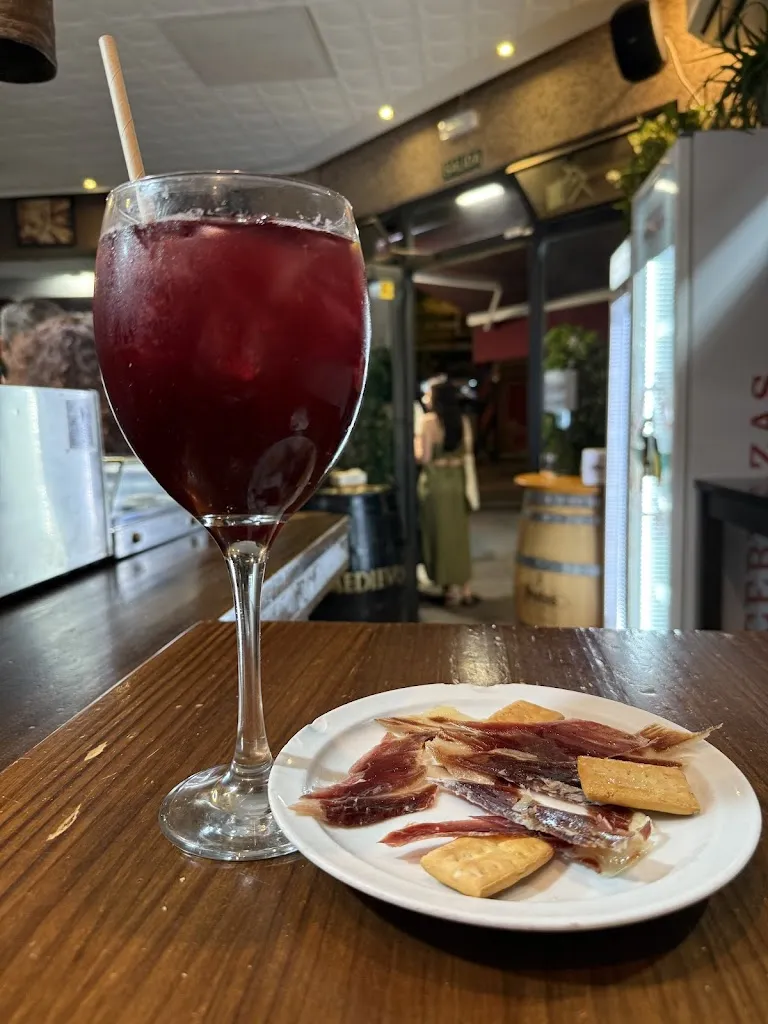 Taberna La Tachuela_Trazo_slider_image_2