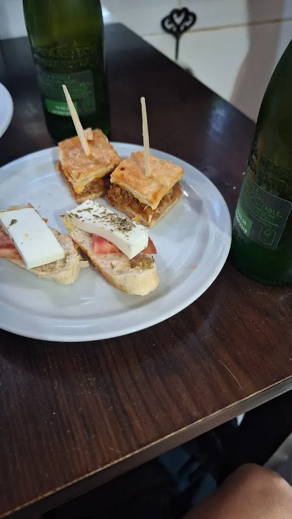 Taberna La Tachuela_Trazo_slider_image_3