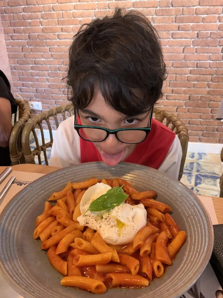 Graciela Hernandez_La Mafia se sienta a la mesa_Jerez de la Frontera_review