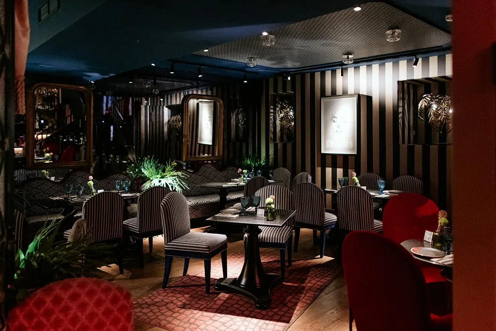 ·l S3CR3TO Madrid restaurant in Ares