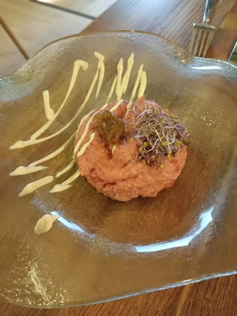 Mercedes G_Apostasía Bar_Trazo_review