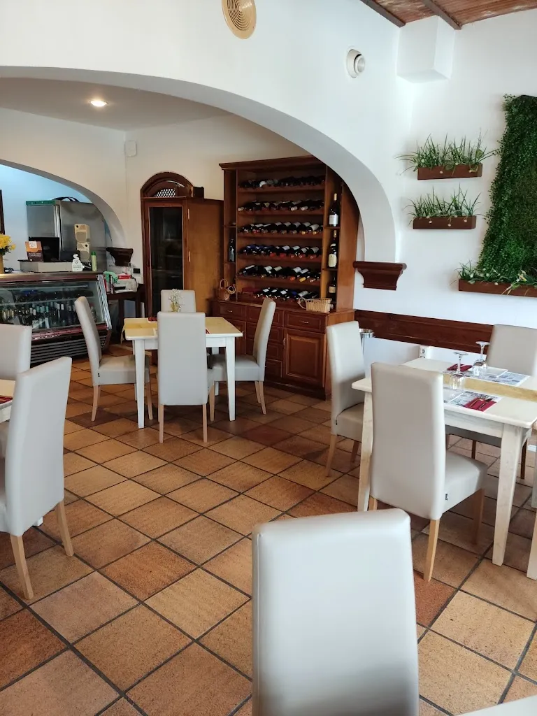 Hotel Restaurante Del Carmen restaurant in Prado del Rey