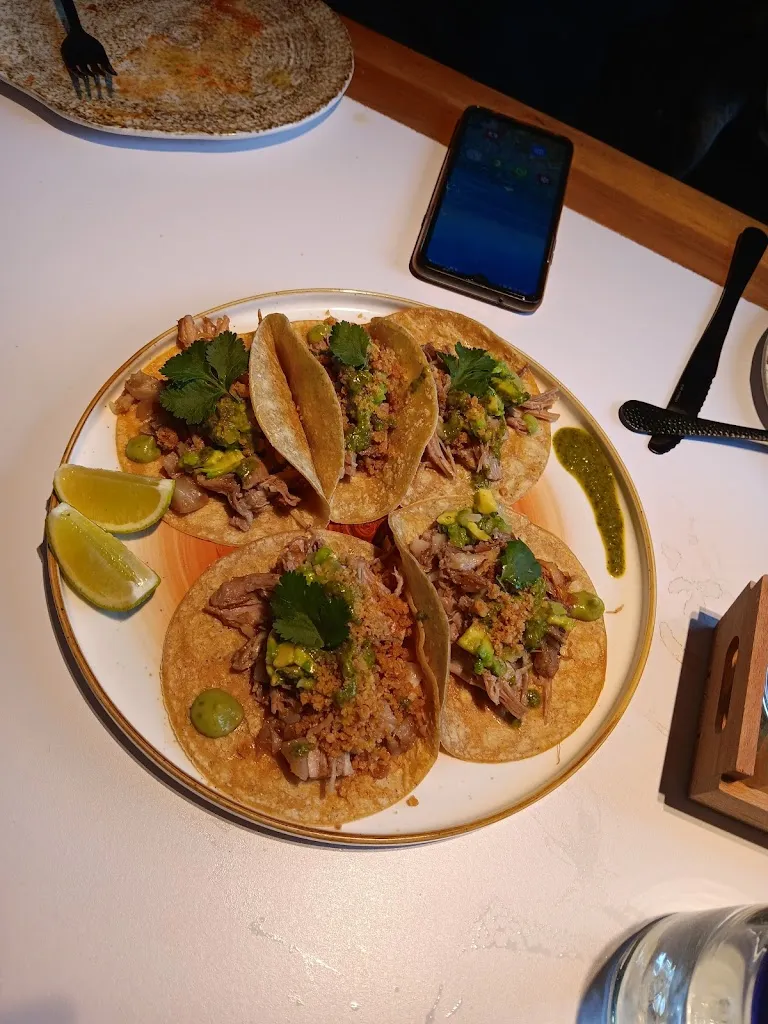 Menu_Órale Un Pedacito_Trazo_immagine_8