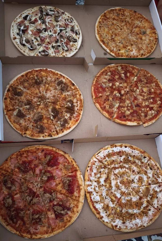 Pizzería Mercedes_Prado del Rey_slider_image_3