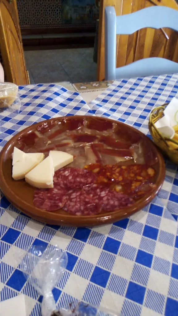 Mari Carmen Jiménez_Apartahotel Restaurante 4 Vientos_Prado del Rey_review