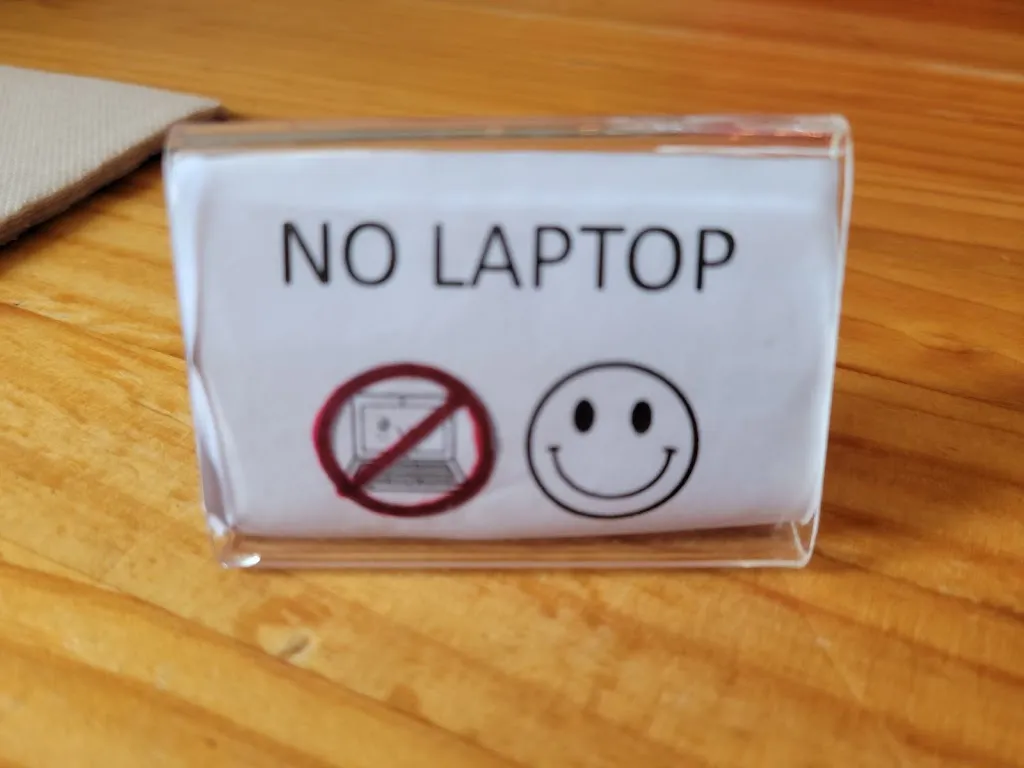 John Collins_Maceta Café_Trazo_review