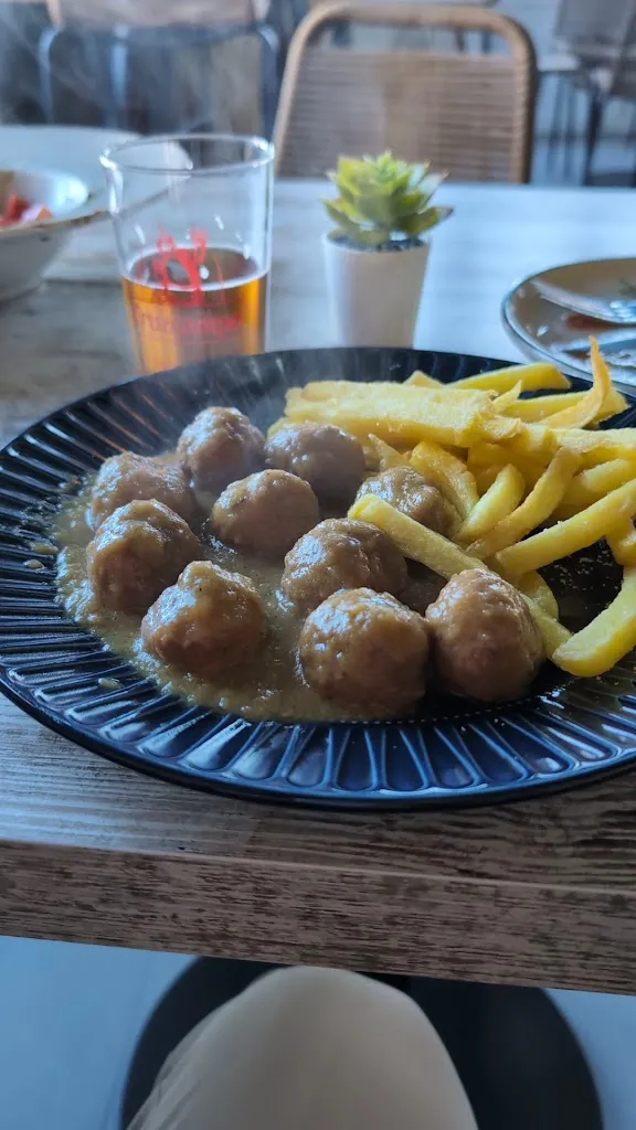 El jardin Bar-Restaurante_Olvera_slider_image_2