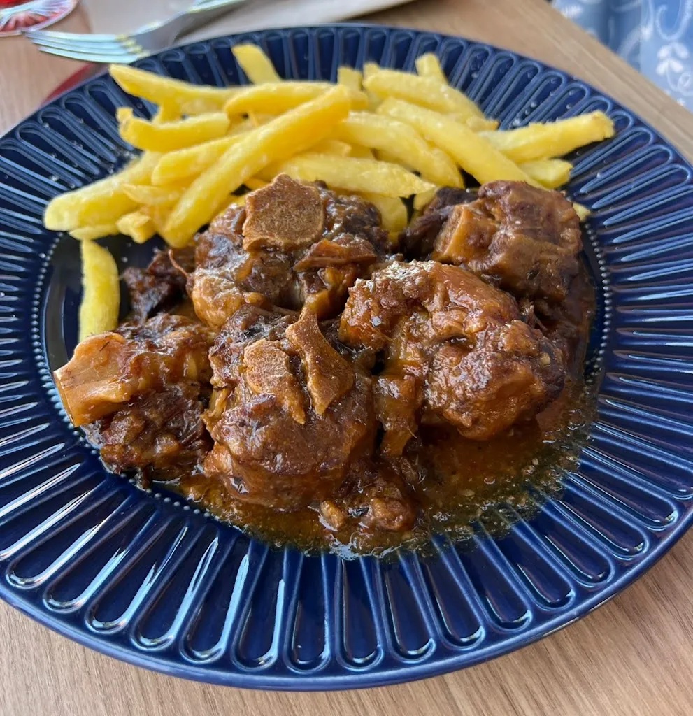 El jardin Bar-Restaurante_Olvera_slider_image_3