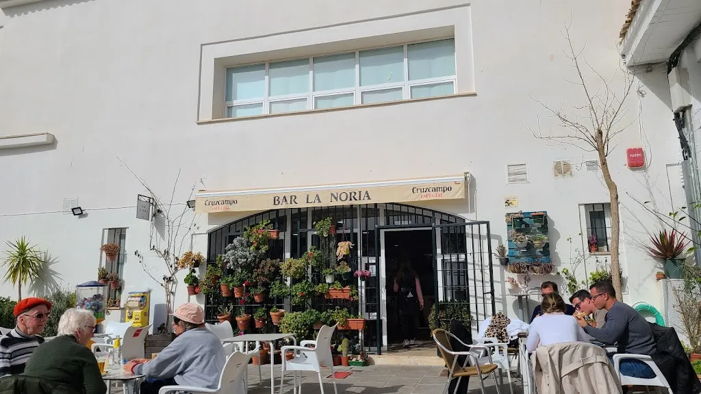 Gareth Wood_Bar La Noria_Olvera_review