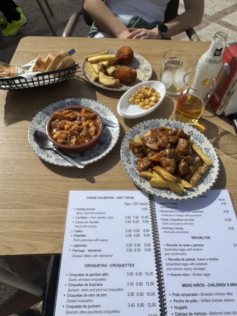 Tomáš Pecka_Bar Boulevard_Olvera_review