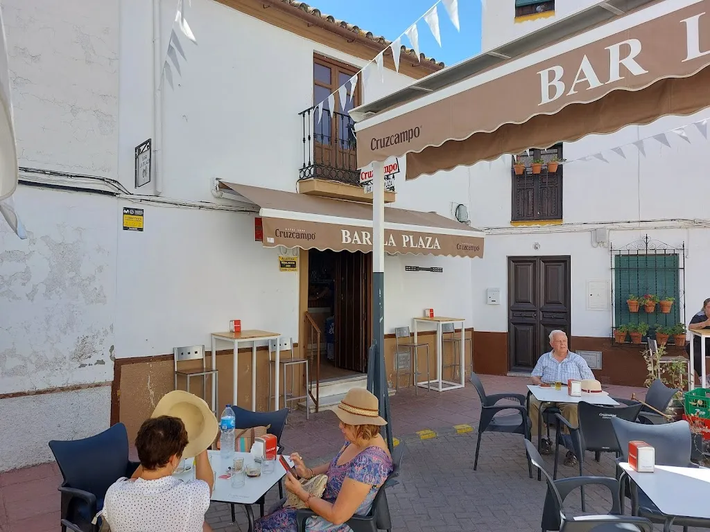 Garry Wilkinson_Bar La Plaza_Olvera_recensione