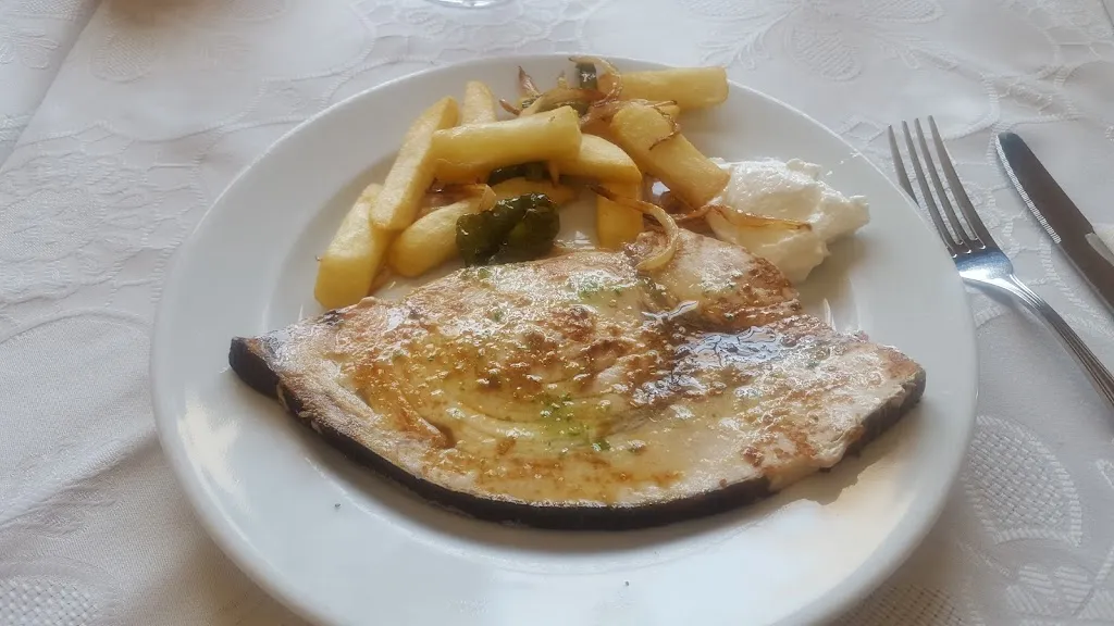 Conchi Talavera_Mesón Restaurante Lirios_Olvera_review