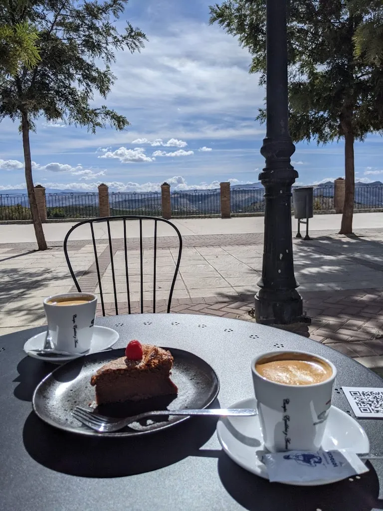 Aria Bak_Cafetería Nómada_Olvera_review