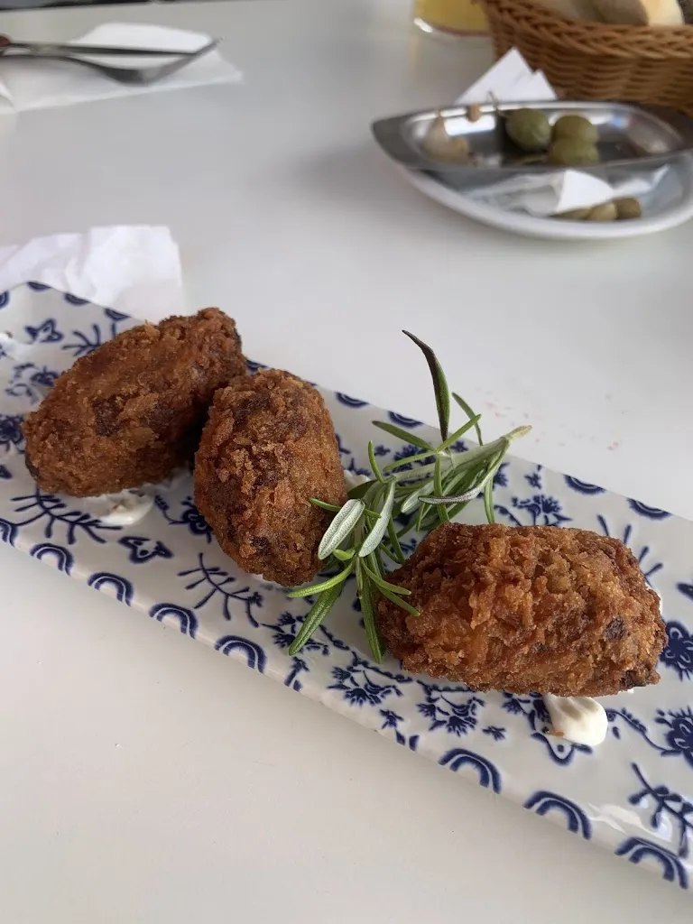 Peter Pan_Bar Miguel_Puerto Serrano_review