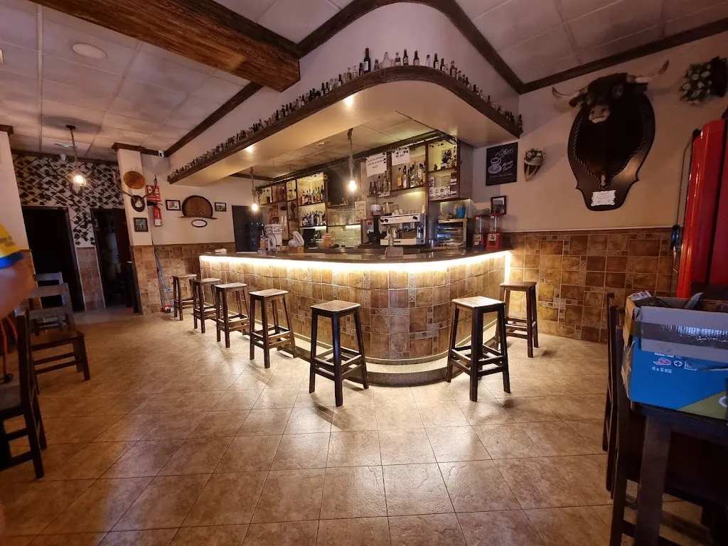 Bar Miguel restaurant in Puerto Serrano