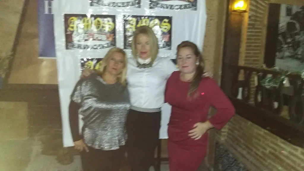 carolina aguilar rivera_Café amos pub_Puerto Serrano_review