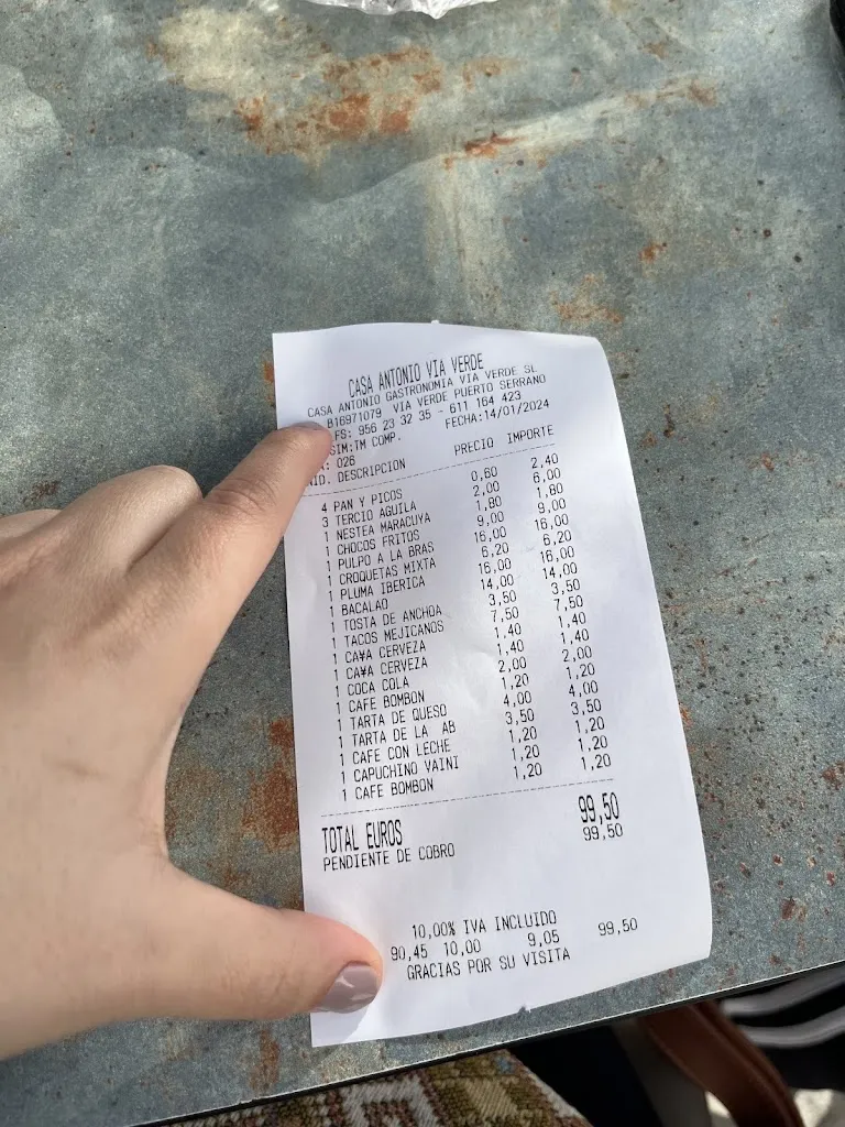 Luz Diaz_Casa Antonio Vía Verde_Puerto Serrano_review