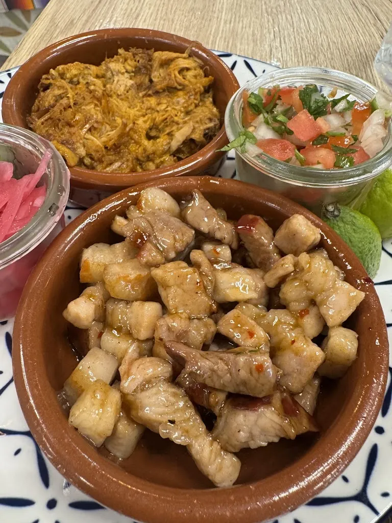 Estefania Pita_Me vale madre_Trazo_review