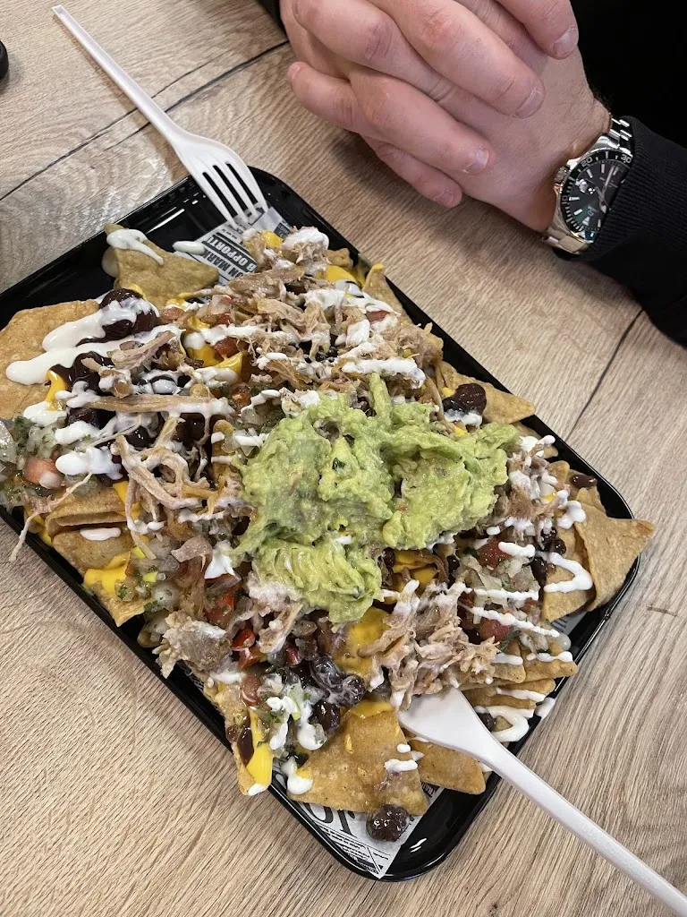 MARÍA_Me vale madre_Trazo_review