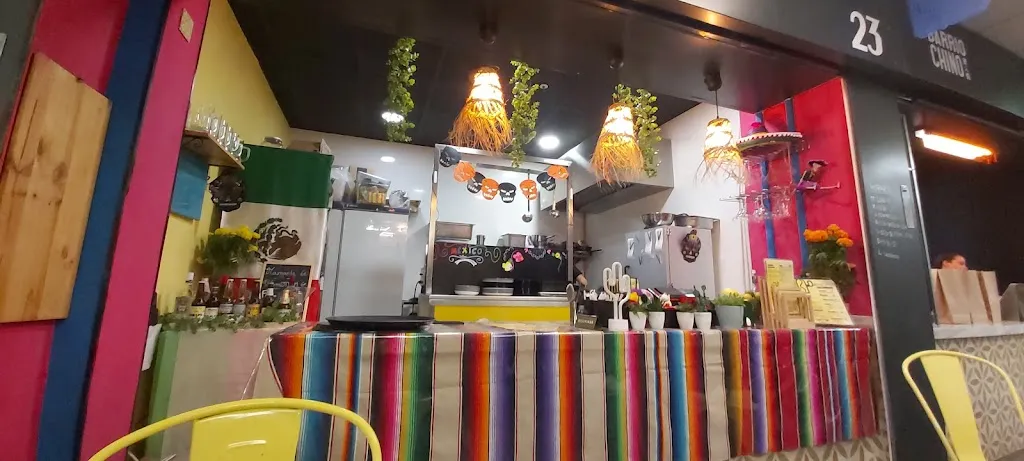 Me vale madre_Trazo_slider_image_1