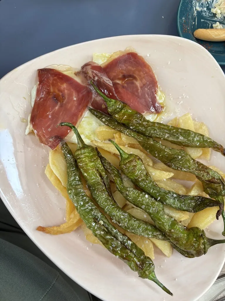 Lucía García_Bar Terraza_Puerto de Santa María El_review