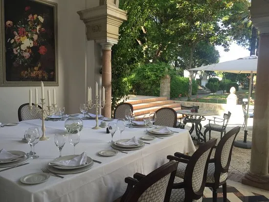 Bulldog80 restaurant in Santa Maria A Vico