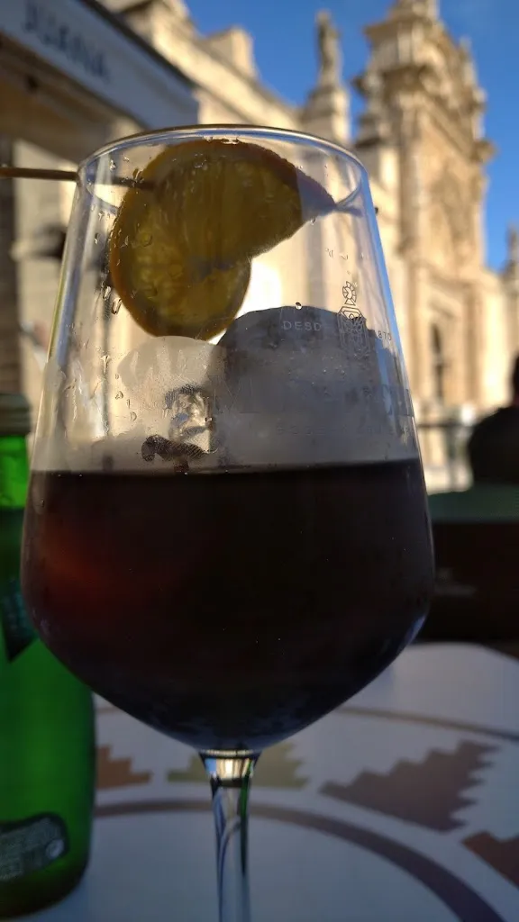 Viktor_Ancalagüela Juana_Puerto de Santa María El_review