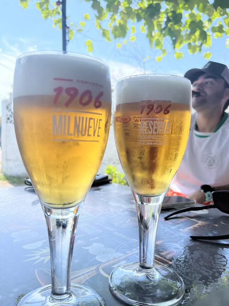 Menu_Café Bar Surrey_Ares_image_3