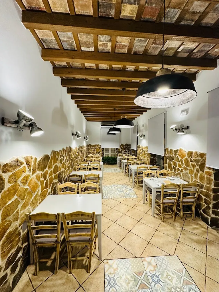 Ultramarinos El Calvo_Puerto Real_slider_image_1