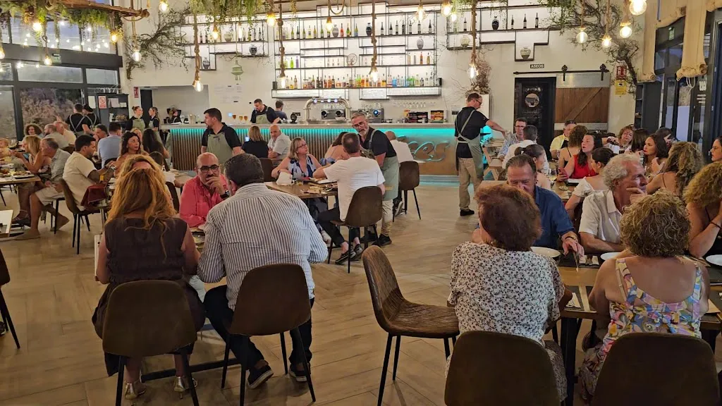 Restaurante Raíces restaurant in Puerto Real