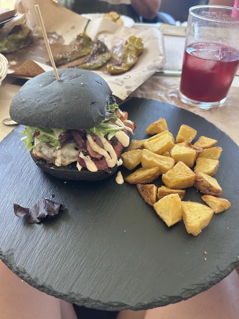 LOLA GUERRERO_Portus Real_Puerto Real_review