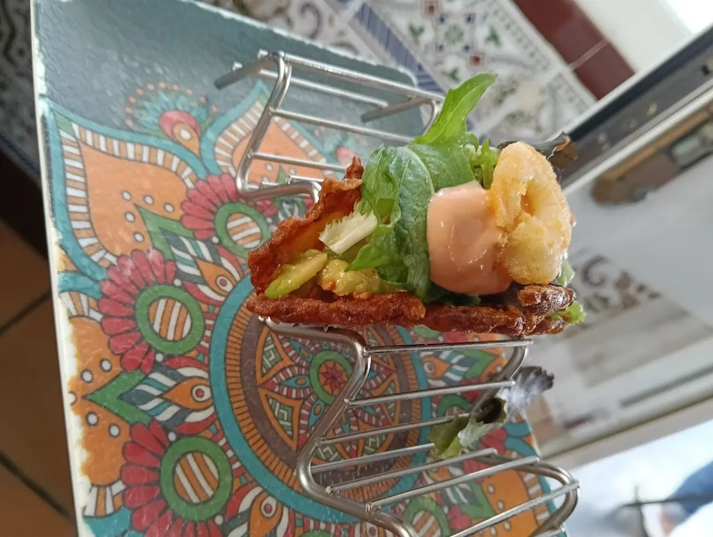 Anónimo SinNombre Desconocido_Bar Los Pirulines en Puerto Real_Puerto Real_review