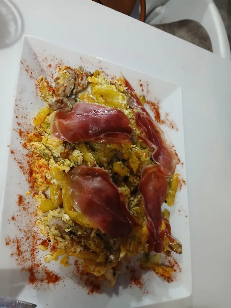 Susi Gomez Palacios_Bar Los Pirulines en Puerto Real_Puerto Real_review