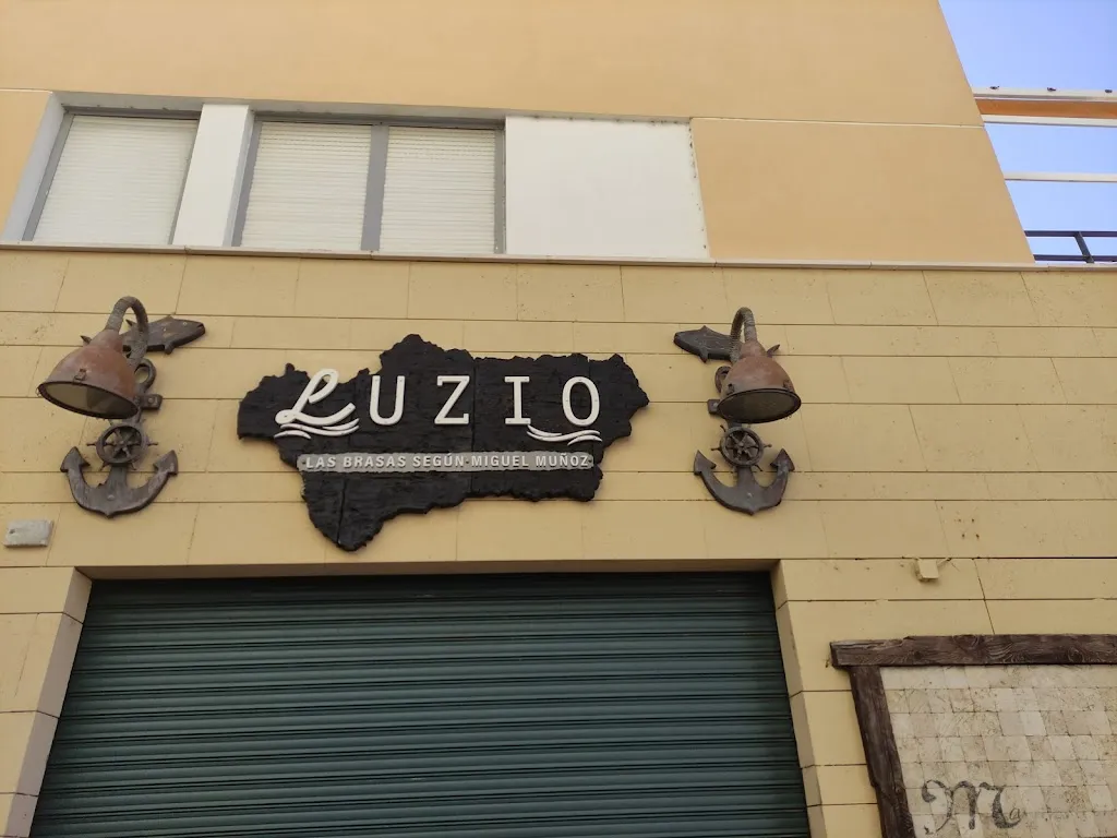 Luzio | la taberna del muelle restaurant in Puerto Real