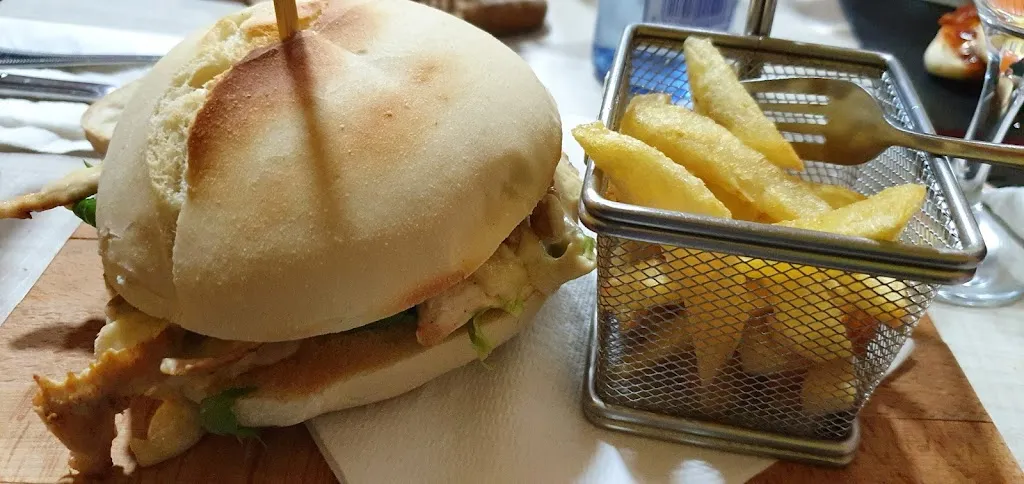 Bar El Rincón de Pakito_Puerto Real_slider_image_1