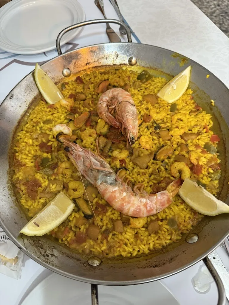 Halle Unger_Casa Emilio de Rota_Rota_review