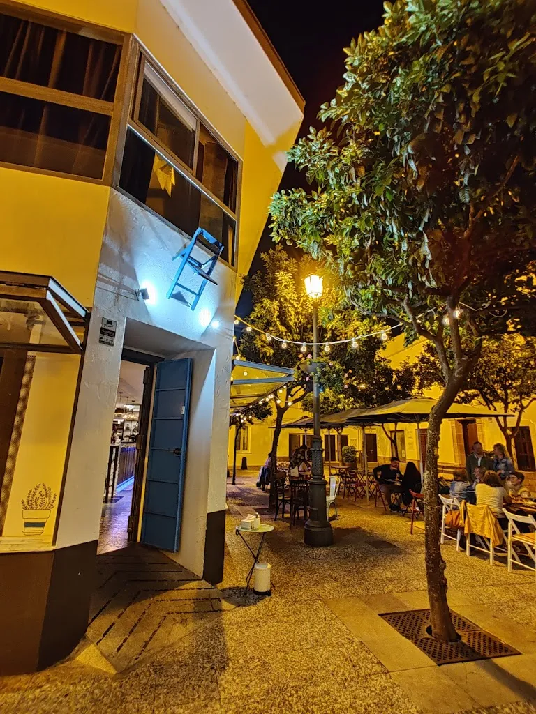 Hiyo hyojin son_LA SILLA AZUL_Rota_review