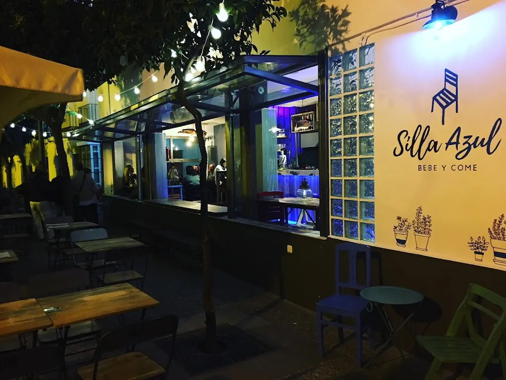 LA SILLA AZUL restaurant in Rota