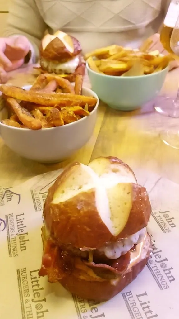 Little John Burgers & Things_Rota_slider_image_2