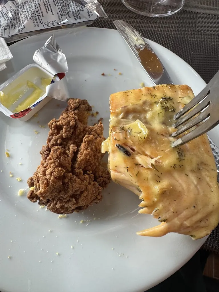 Teffany Flores_Taberna No Ni Ná_Rota_review