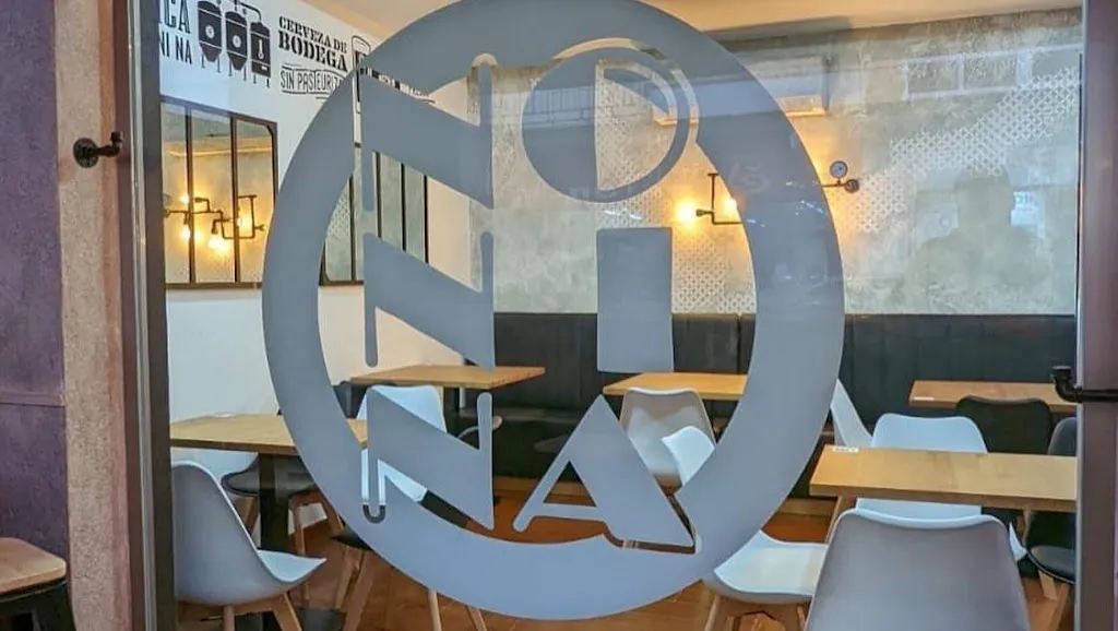 Taberna No Ni Ná restaurant in Rota