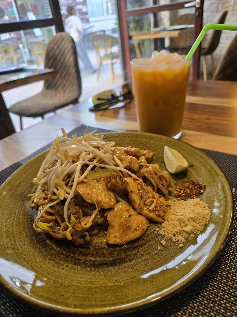 Eric Christopher_Charm & Spice_Rota_review