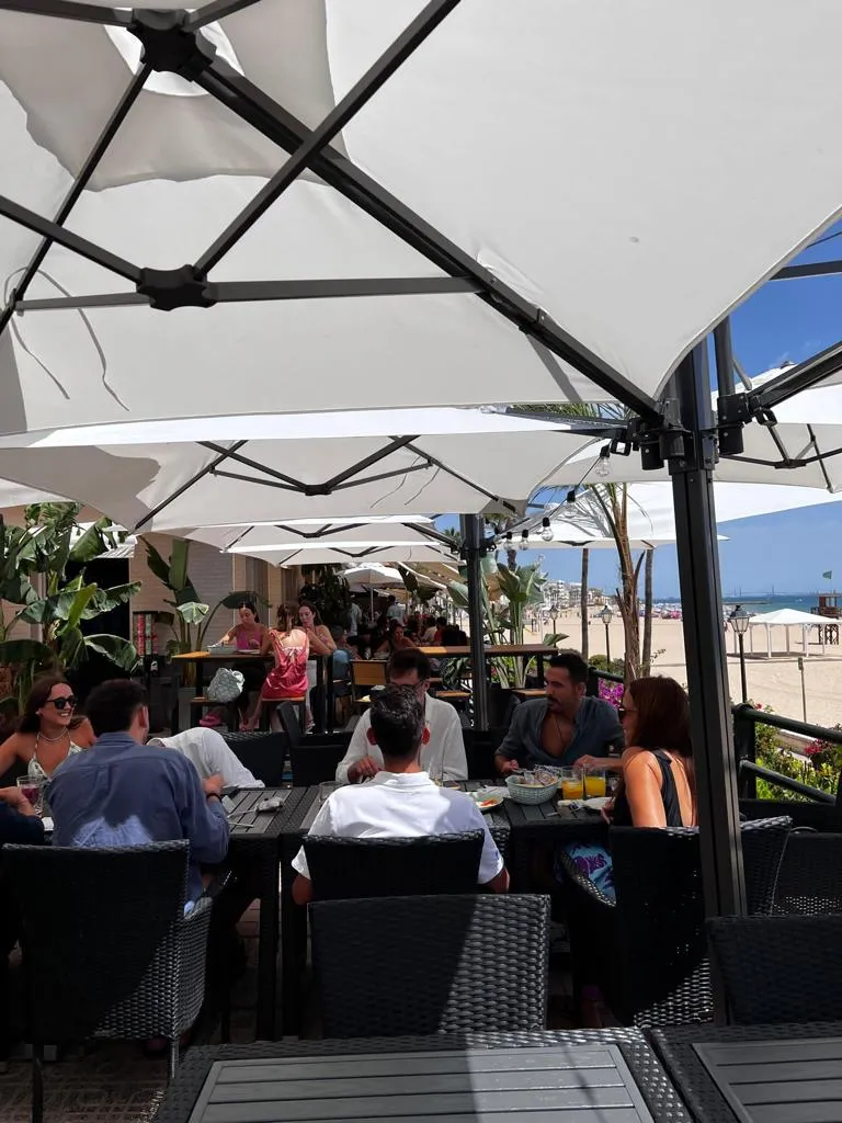 Marimanta Beach restaurant in Rota